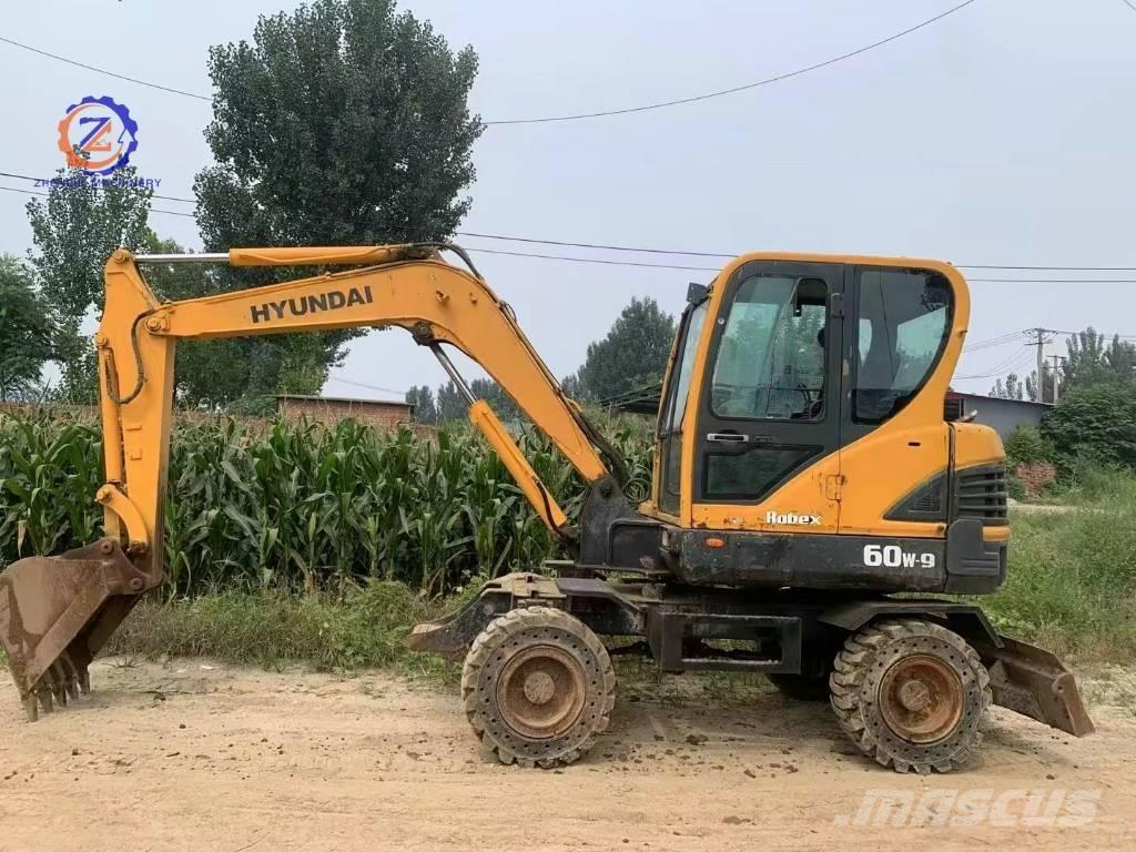 Hyundai 60 W Ekskavatori uz riteņiem