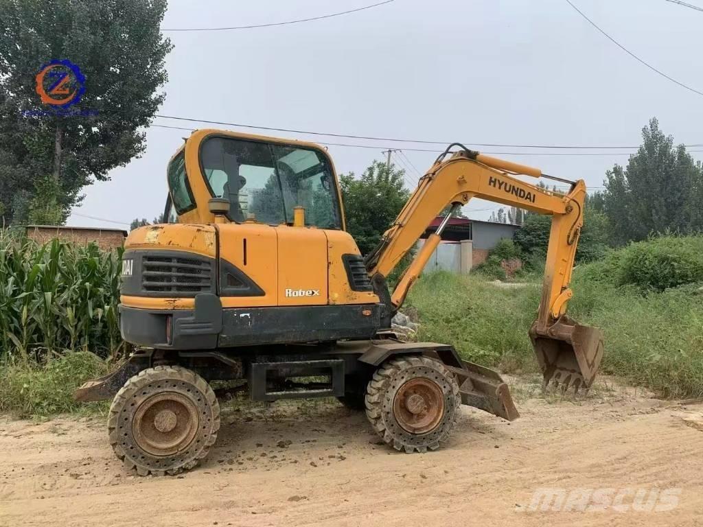 Hyundai 60 W Ekskavatori uz riteņiem