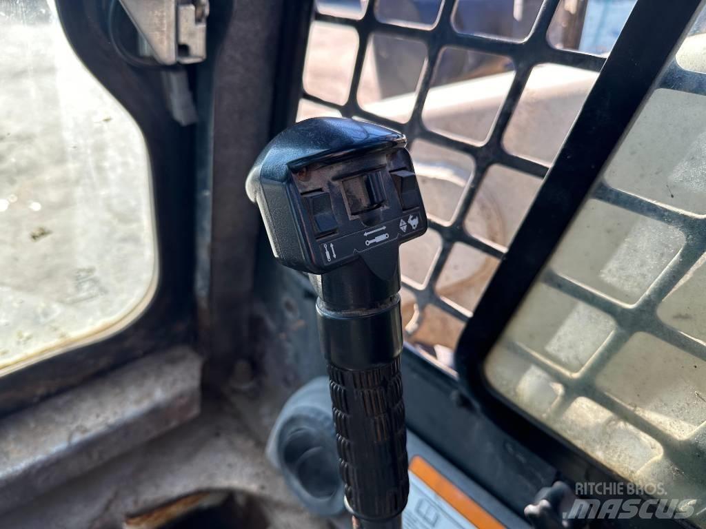 Bobcat S300 Lietoti riteņu kompaktiekrāvēji