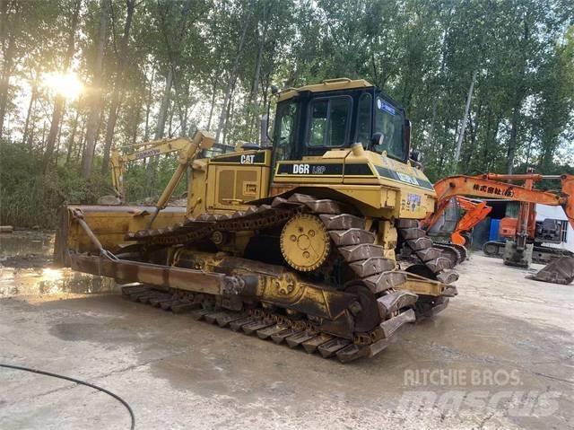 CAT D 6 R Kāpurķēžu buldozeri