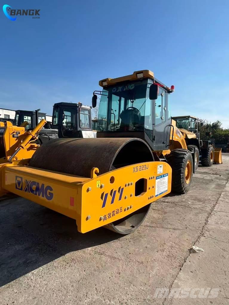 XCMG XS 223 J Vienvalča grunts veltņi