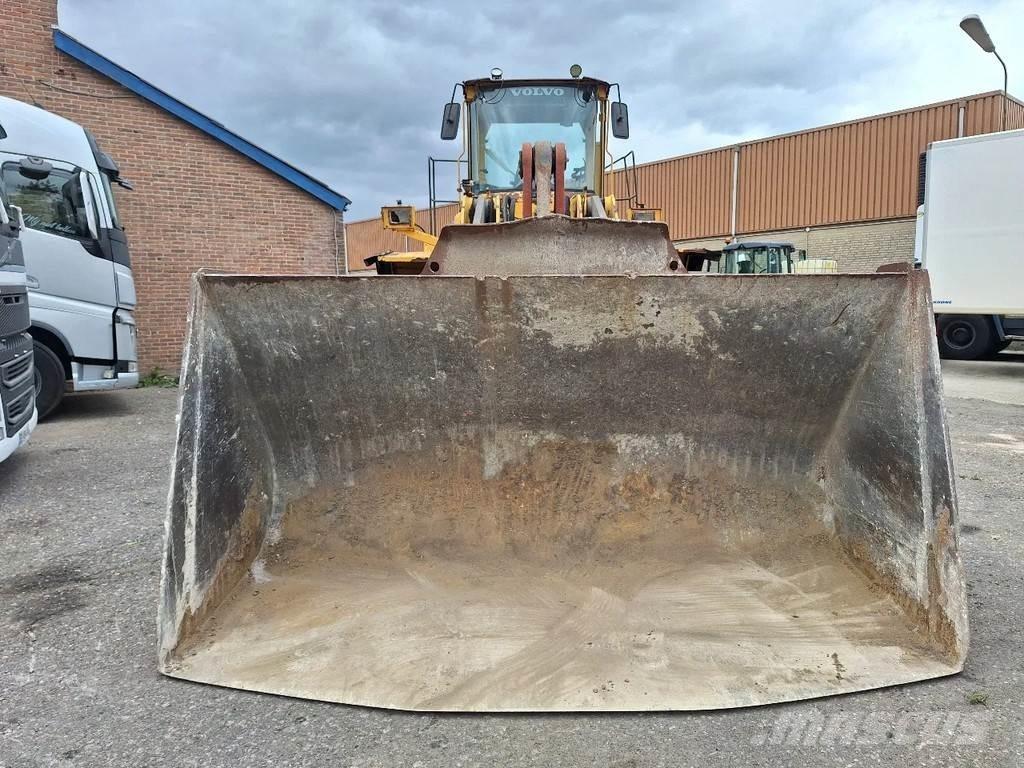 Volvo L220D Iekrāvēji uz riteņiem