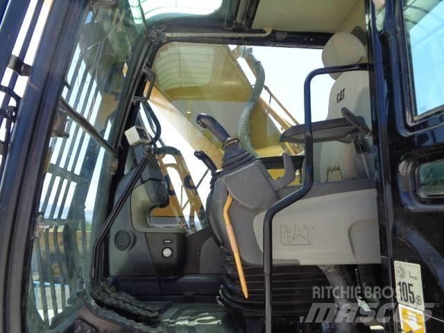 CAT 330 D L Kāpurķēžu ekskavatori