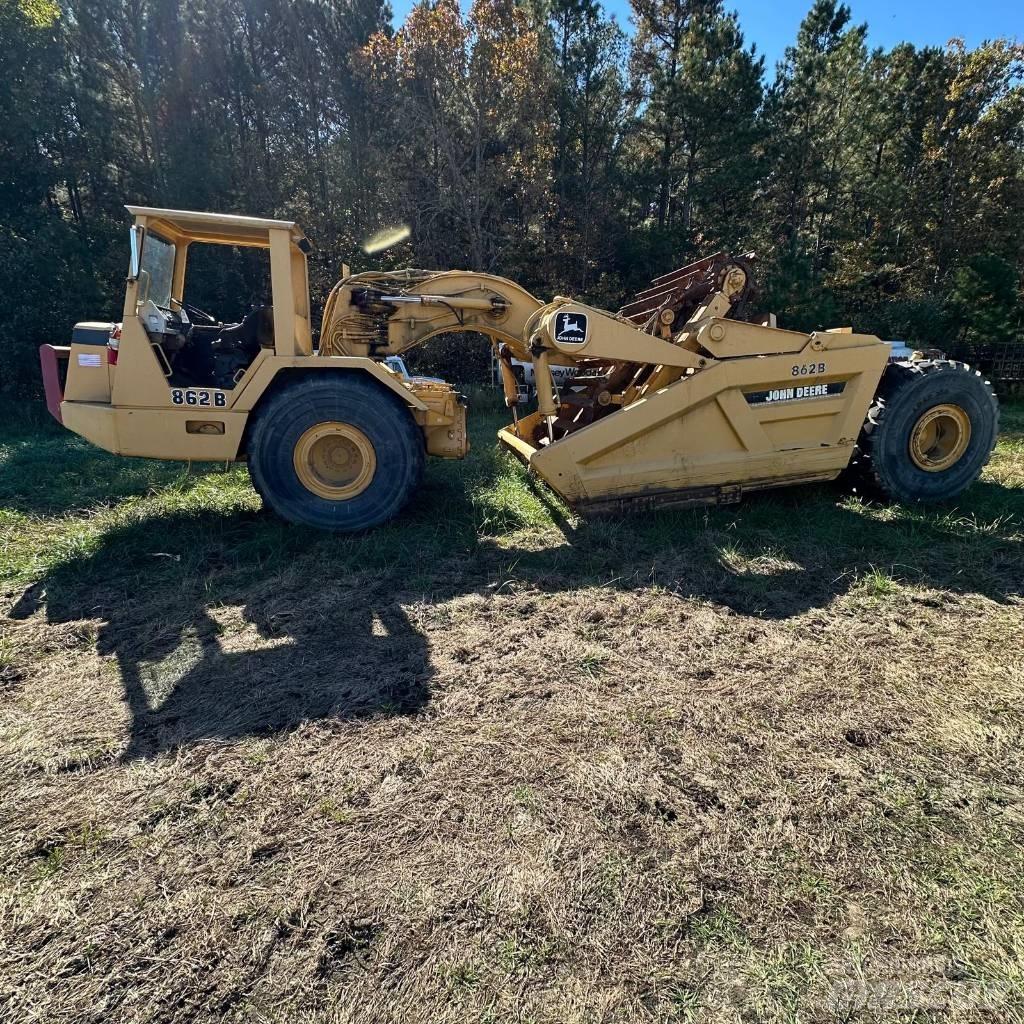DEERE 862B Skrēperi