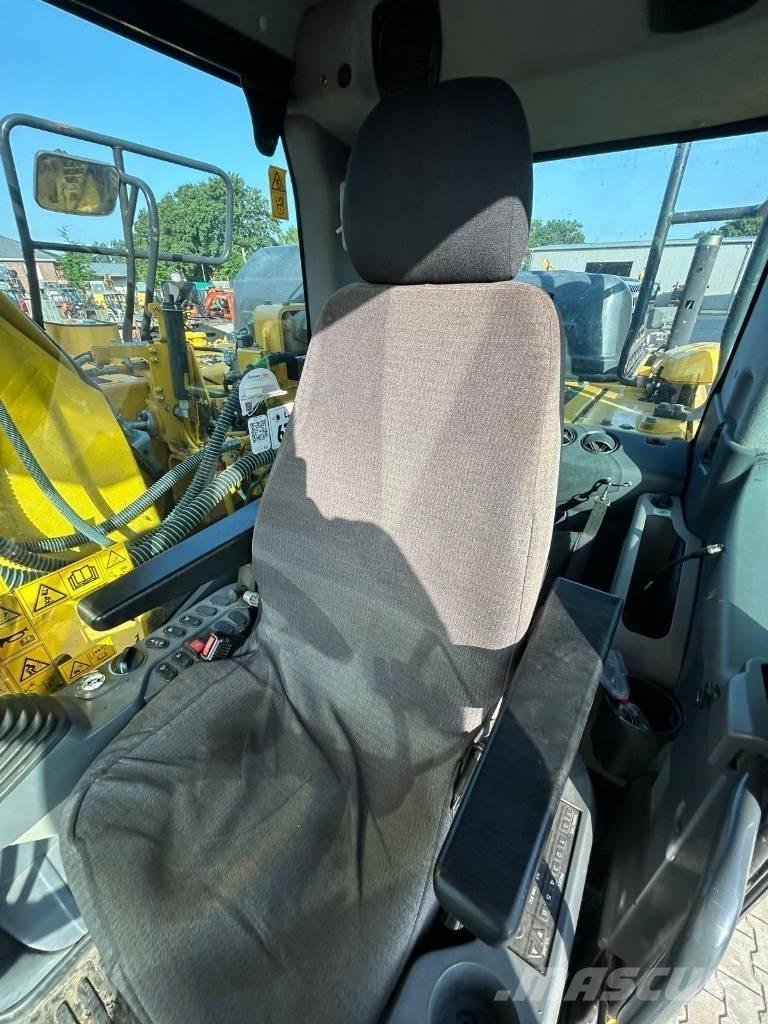 Komatsu PC 210 LC-11 Kāpurķēžu ekskavatori