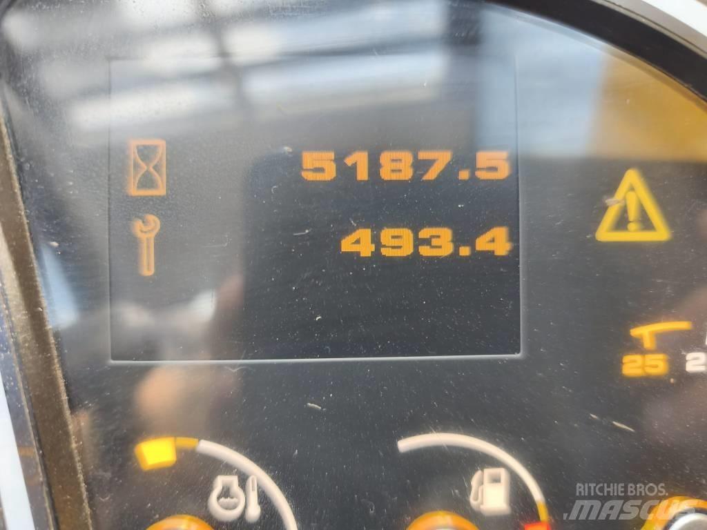 JCB 535-140 Teleskopiskie manipulatori