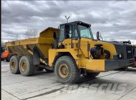 Komatsu HM 300 Artikulētie pašizgāzēji