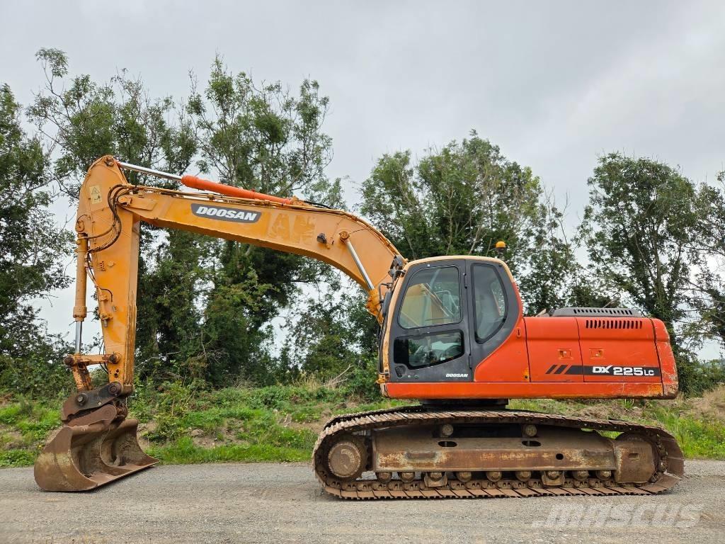 Doosan DX 225 LC Kāpurķēžu ekskavatori