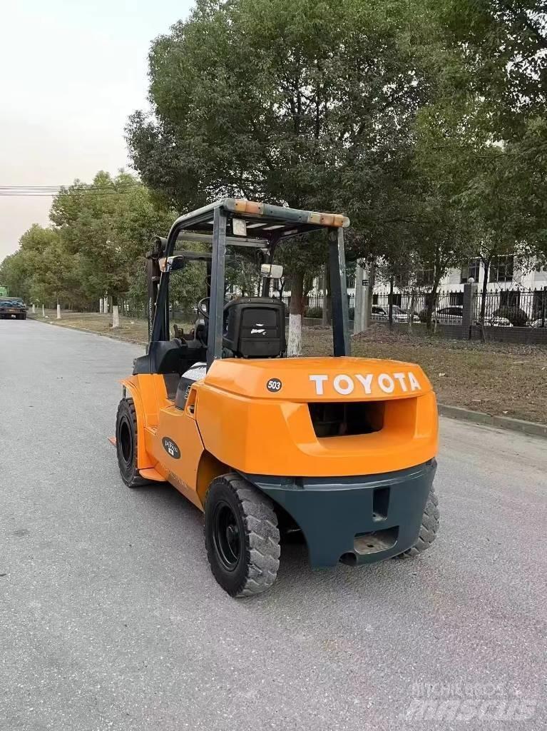 Toyota FD 50 Tehnika ar dīzeļa dzinēju