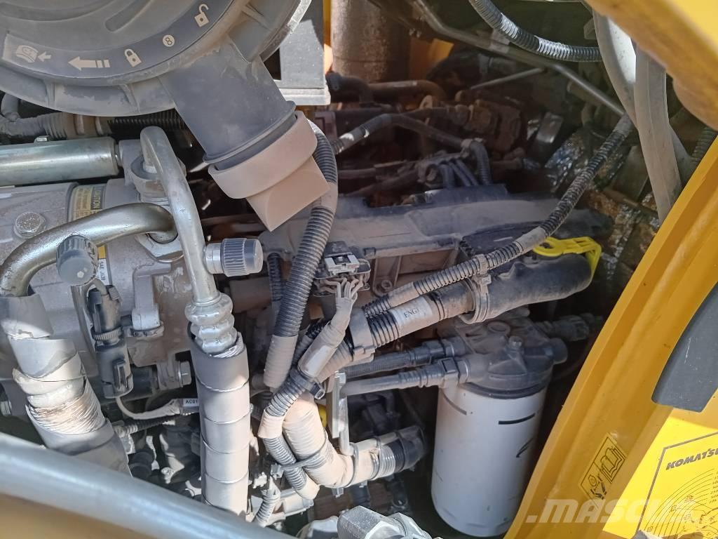 Komatsu WB 97 S-8 Ekskavatori-iekrāvēji