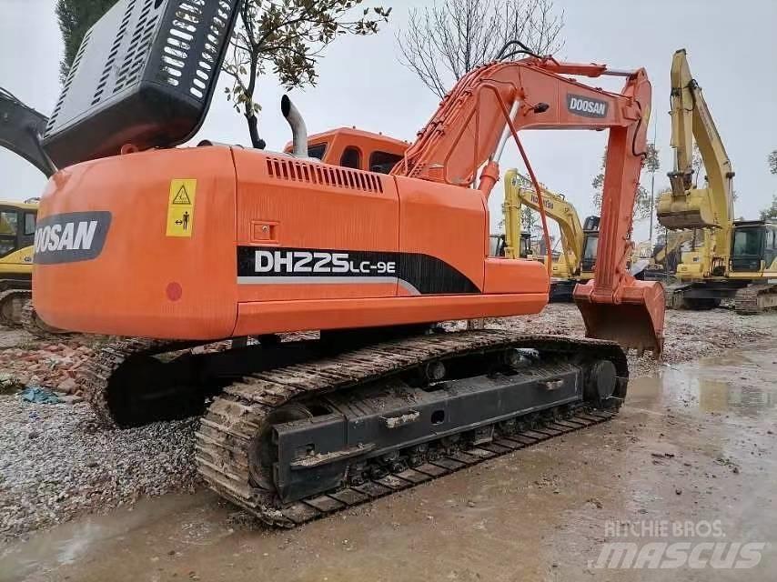 Doosan 225 LC-9 Kāpurķēžu ekskavatori