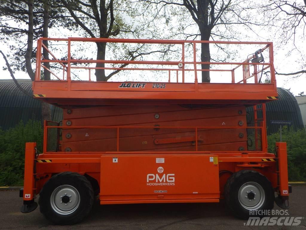 JLG 210-25 Šķerveida pacēlāji