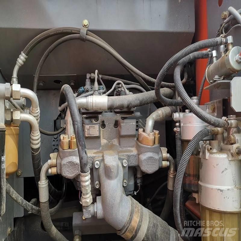 Hitachi zx200 Kāpurķēžu ekskavatori