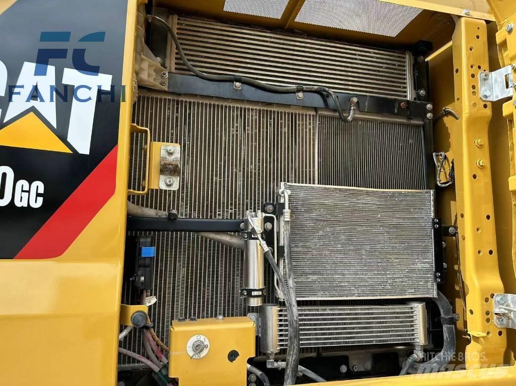 CAT 330GC Industriālie iekrāvēji