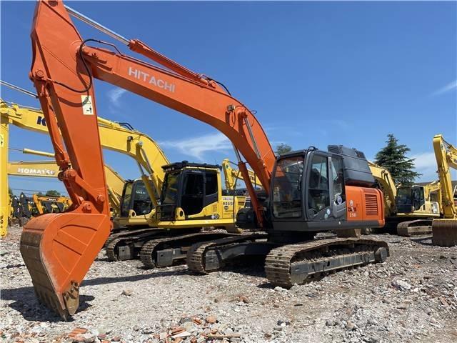 Hitachi ZX 250 Kāpurķēžu ekskavatori