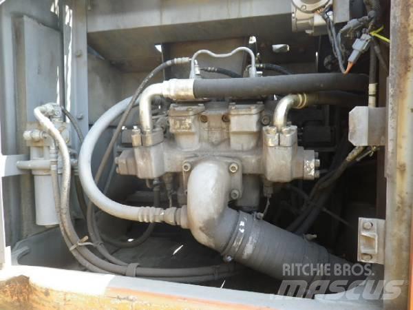 Hitachi EX200-5E Kāpurķēžu ekskavatori