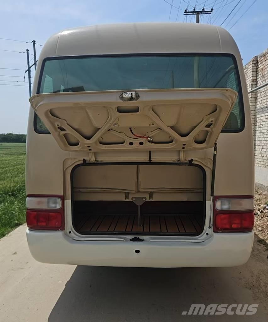 Toyota Coaster Bus Mikroautobusi