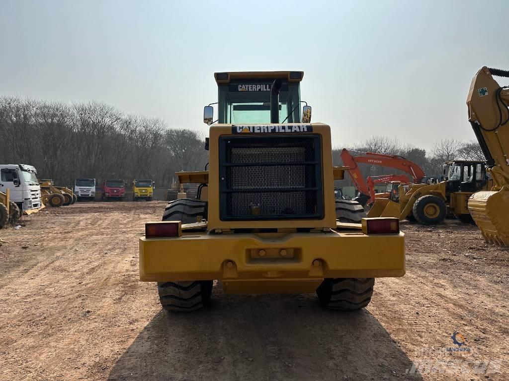 CAT 950G Iekrāvēji uz riteņiem