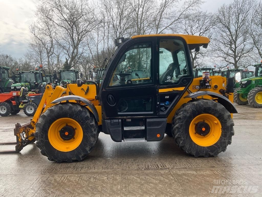 JCB 532-70 AGRI PRO Lauksaimniecības pacēlāji