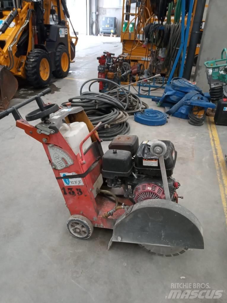 Husqvarna FS400LV Būvniecība- Citi