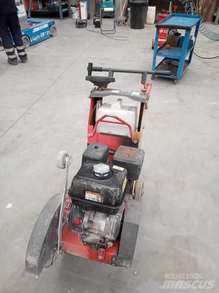 Husqvarna FS400LV Būvniecība- Citi