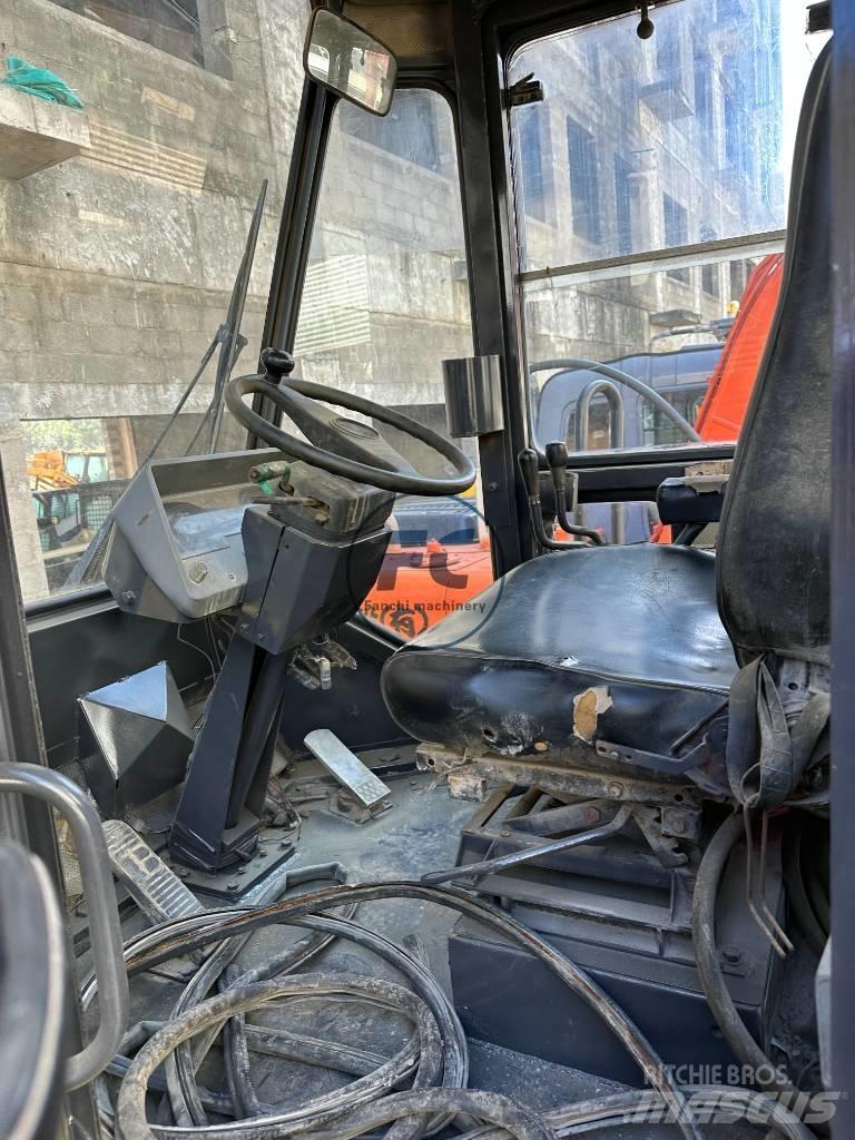 Komatsu WA 320 Iekrāvēji uz riteņiem