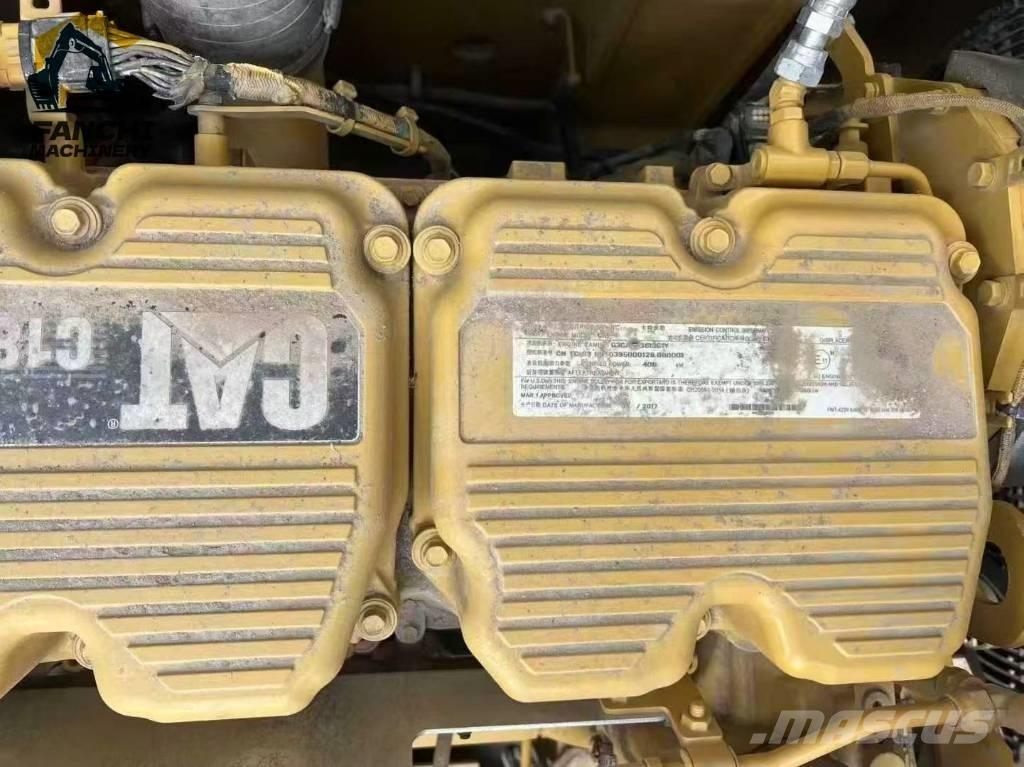 CAT 390F Kāpurķēžu ekskavatori