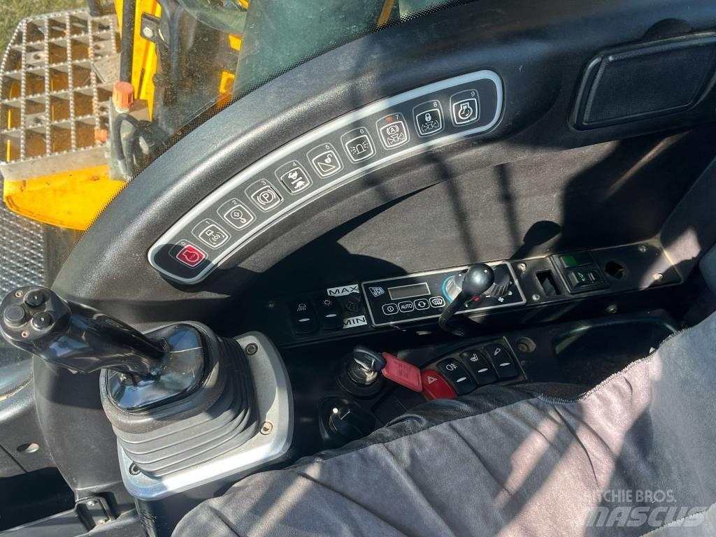 JCB JS 145 W Ekskavatori uz riteņiem