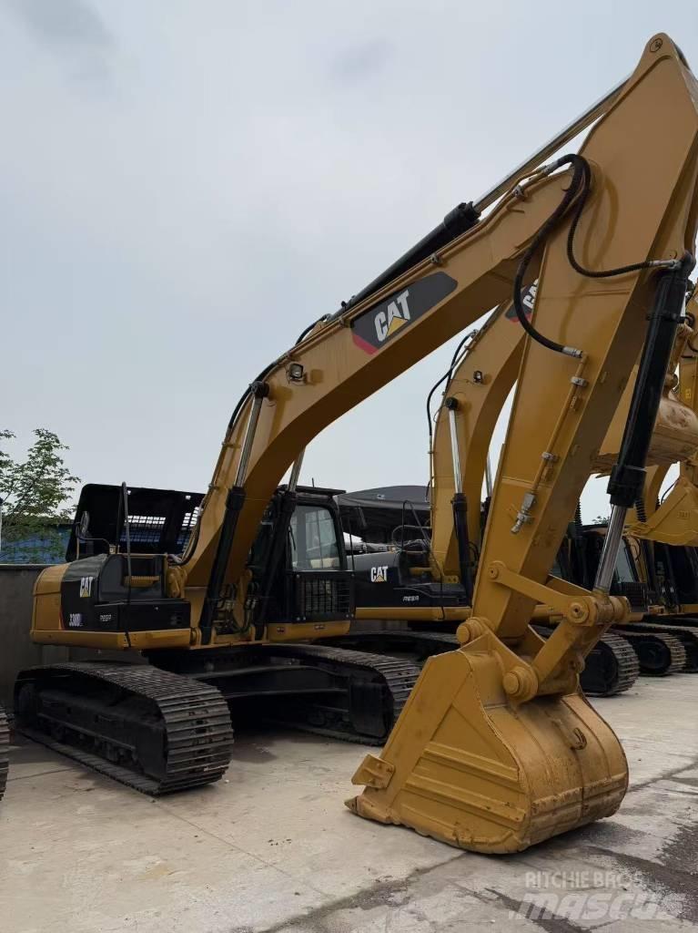 CAT 330 D L Kāpurķēžu ekskavatori