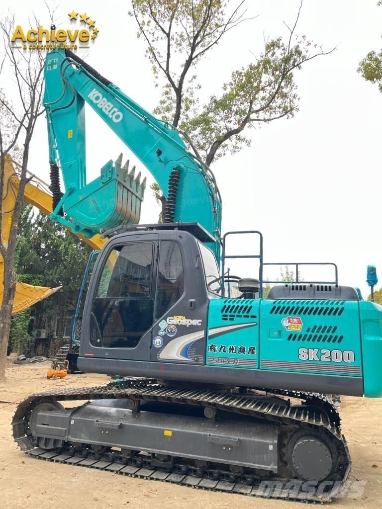 Kobelco SK 200 Kāpurķēžu ekskavatori