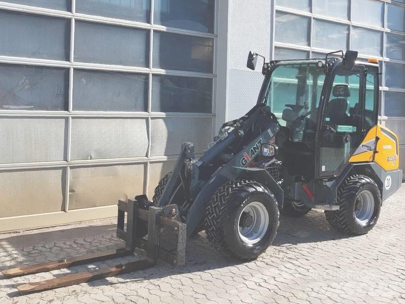 Giant G 3500 X-Tra Lietoti riteņu kompaktiekrāvēji