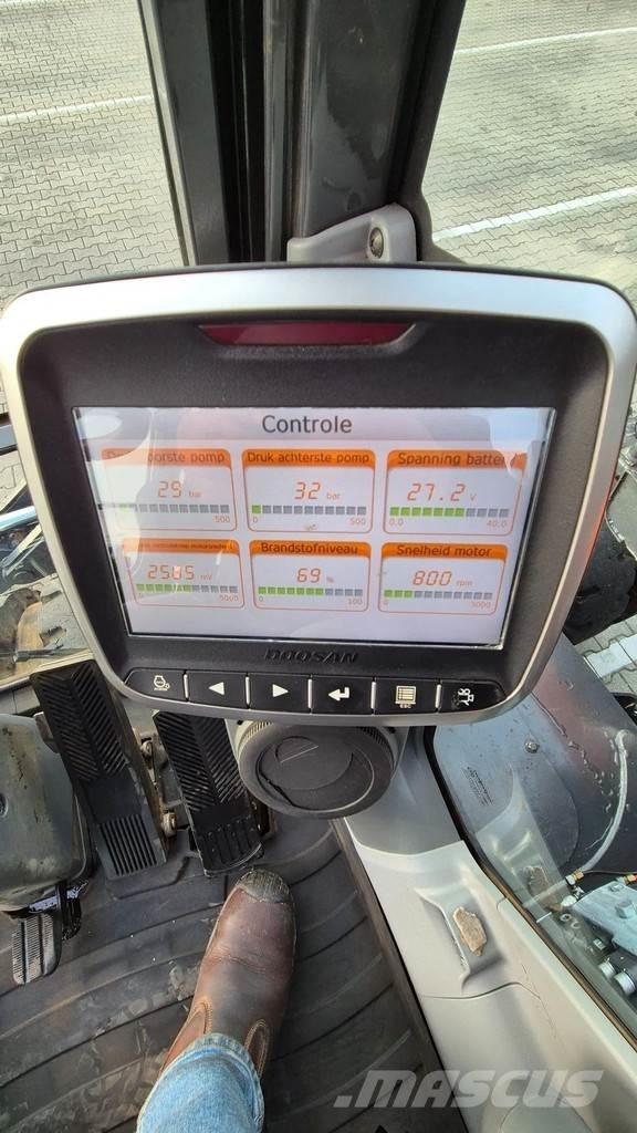 Doosan DX 170W-5 Ekskavatori uz riteņiem