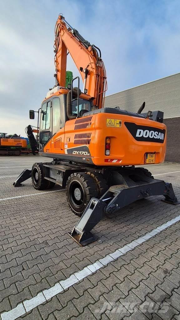 Doosan DX 170W-5 Ekskavatori uz riteņiem