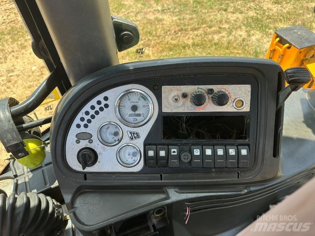 JCB 3 CX Ekskavatori-iekrāvēji