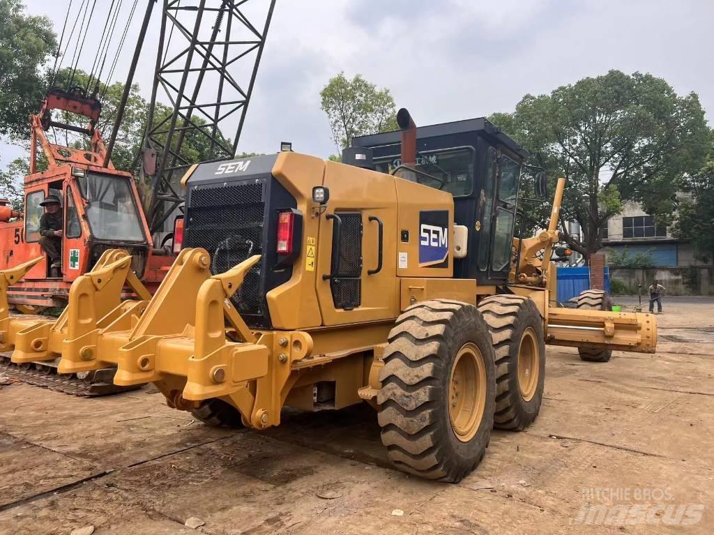 SEM 922F Greideri