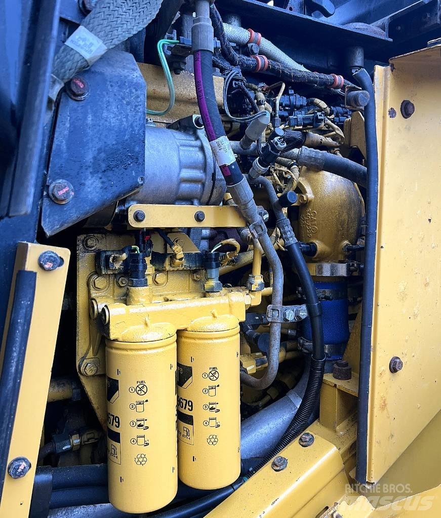 CAT 972 K Iekrāvēji uz riteņiem