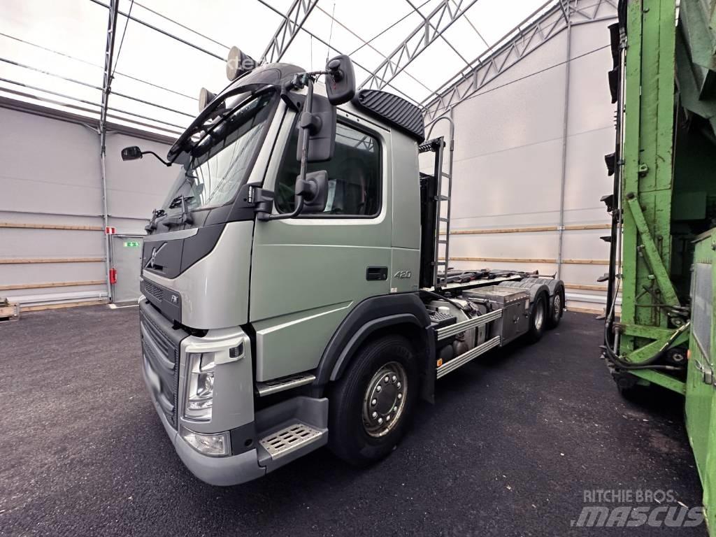 Volvo FM 420 Treileri ar āķi