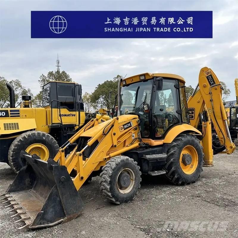 JCB 3 CX Ekskavatori uz riteņiem