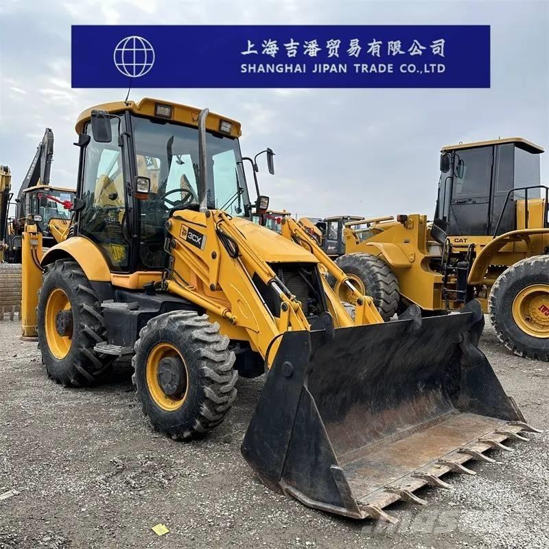 JCB 3 CX Ekskavatori uz riteņiem