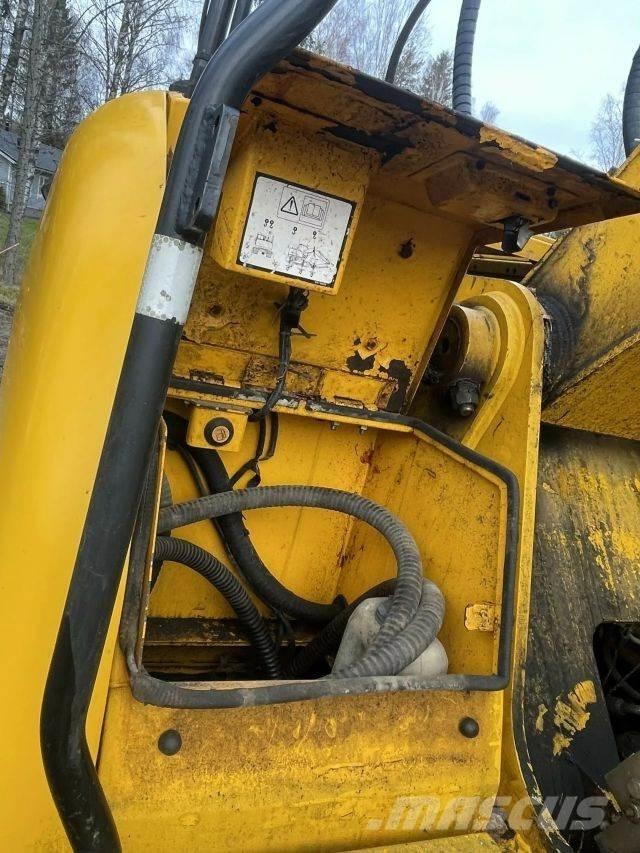 JCB JS 200 LC Kāpurķēžu ekskavatori