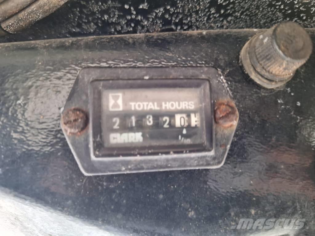 Bobcat 543 Lietoti riteņu kompaktiekrāvēji