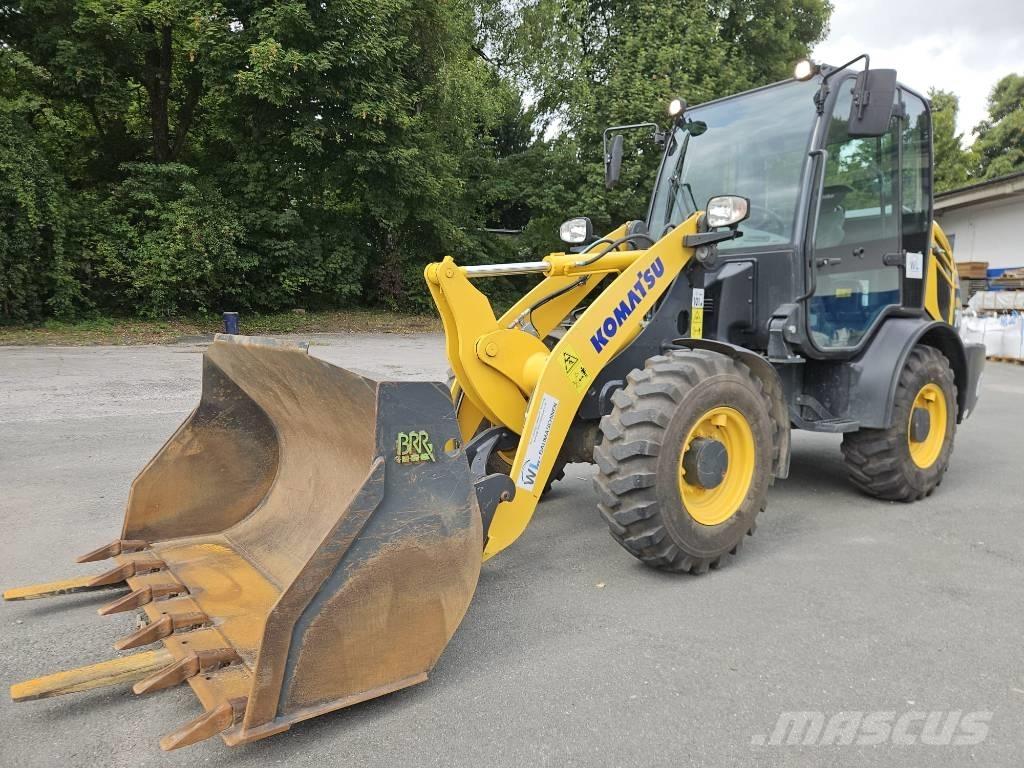Komatsu WA 70 M-8 Iekrāvēji uz riteņiem