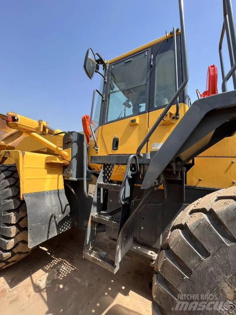 Komatsu WA 380 Iekrāvēji uz riteņiem