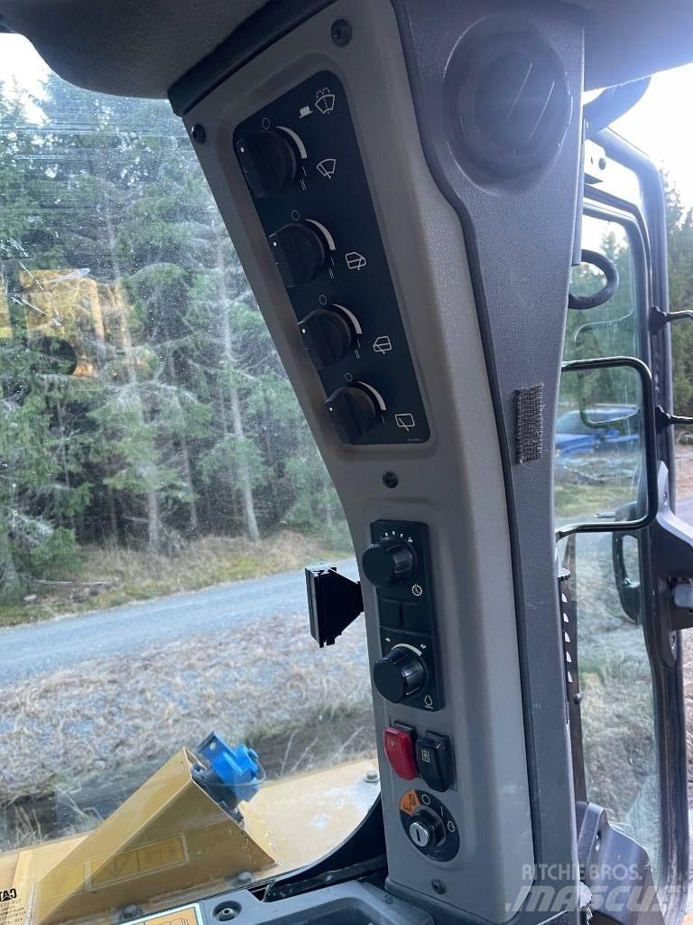 CAT D 6 XE LGP Kāpurķēžu buldozeri