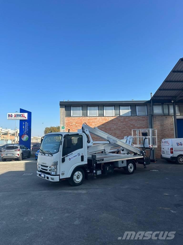 Multitel MX 200 Pacēlāji uz automašīnas bāzes