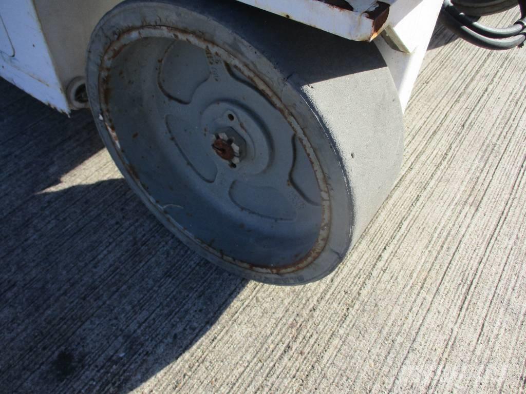 Genie GS 2046 (163) Šķerveida pacēlāji