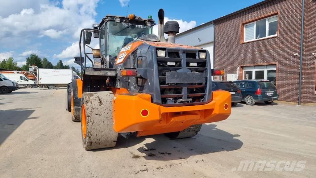 Hitachi ZW 220-6 Iekrāvēji uz riteņiem