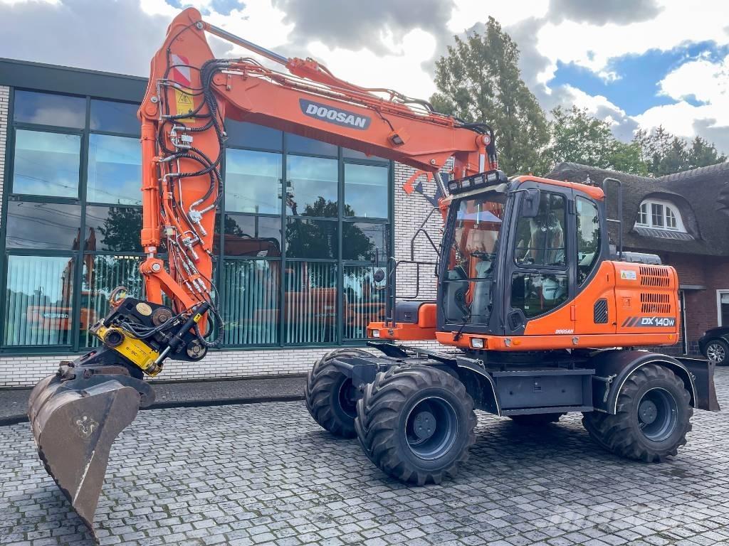 Doosan DX 140 W-3 Ekskavatori uz riteņiem