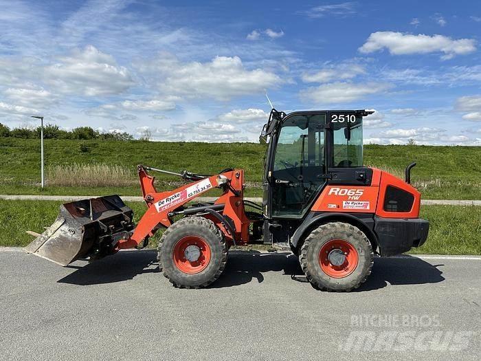 Kubota R065 Iekrāvēji uz riteņiem