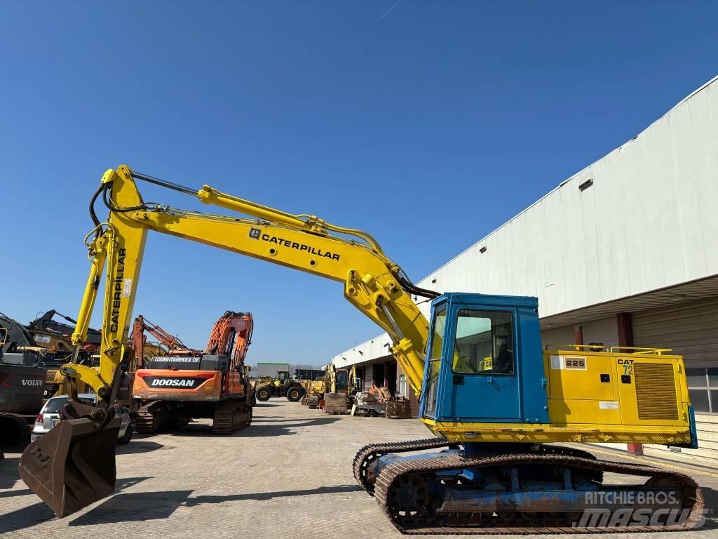 CAT 225 Kāpurķēžu ekskavatori
